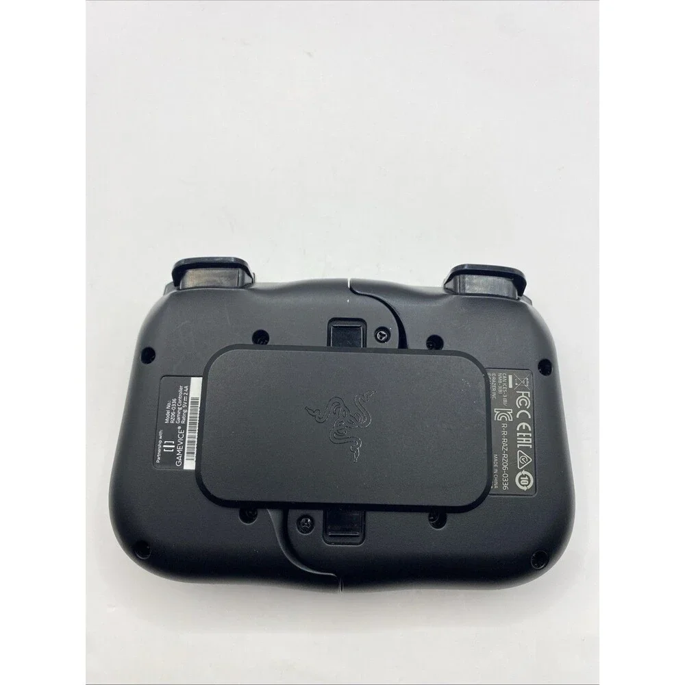 ​Razer Kishi Mobile Game Controller for iPhone iOS Lightning RZ06-0336 MFi Black